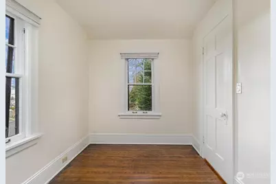 2906 Harvard Avenue E, Seattle, WA 98102 - Photo 24