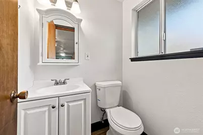 13720 13th Avenue Ct E, Tacoma, WA 98445 - Photo 10