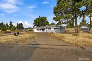 13720 13th Ave Ct E, Tacoma, WA 98445 - Photo 2
