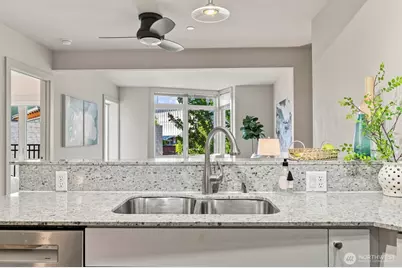 159 Denny Way #509, Seattle, WA 98109 - Photo 18