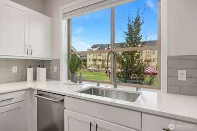 1053 6th Walk NE, Issaquah, WA 98029 - Photo 6