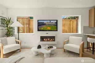 533 N 70th St, Seattle, WA 98103 - Photo 10