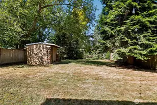 9227 Palatine Ave N, Seattle, WA 98103 - Photo 24