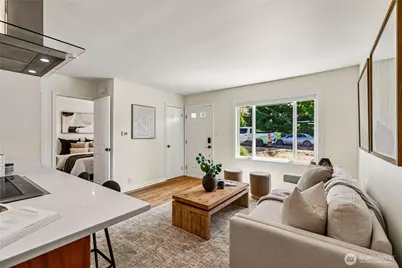 9227 Palatine Avenue N, Seattle, WA 98103 - Photo 6