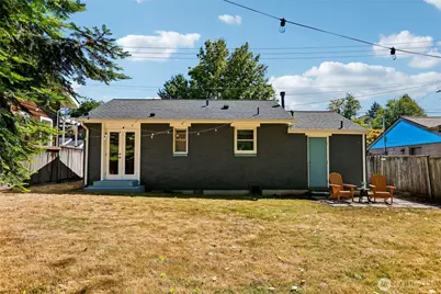 9227 Palatine Avenue N, Seattle, WA 98103 - Photo 20