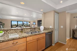 700 Crockett St, Seattle, WA 98109 - Photo 14