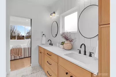 427 19th Avenue E, Seattle, WA 98112 - Photo 20