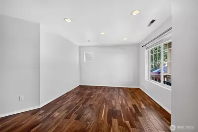 17823 Silver Creek Avenue E, Puyallup, WA 98375 - Photo 2