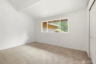 8626 NE 26th Pl, Clyde Hill, WA 98004 - Photo 20