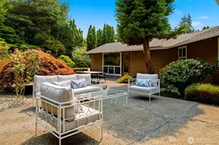 8626 NE 26th Pl, Clyde Hill, WA 98004 - Photo 24