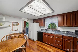3325 SE Summer Pl, Port Orchard, WA 98366 - Photo 8