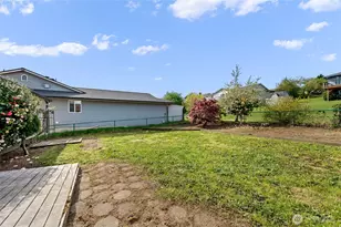 1462 SE Camano Dr, Camano Island, WA 98282 - Photo 32