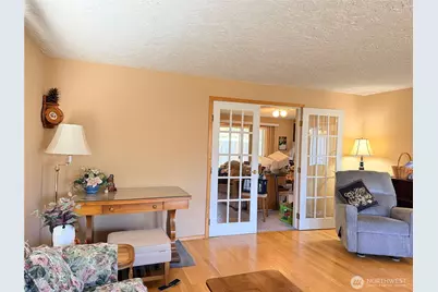 115 Holly Park Street, Longview, WA 98632 - Photo 2