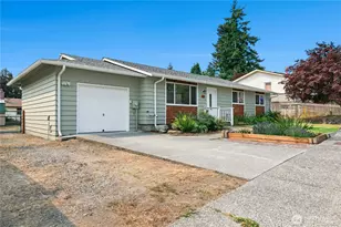 131 NW Clipper Dr, Oak Harbor, WA 98277 - Photo 2