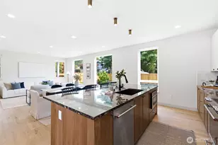 11737 40th Ave NE, Seattle, WA 98125 - Photo 8