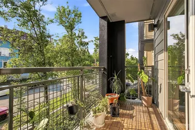 412 11th Avenue #303, Seattle, WA 98122 - Photo 2