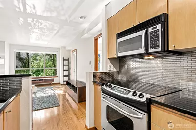 412 11th Avenue #303, Seattle, WA 98122 - Photo 8
