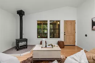 1202 Irving St SW, Tumwater, WA 98512 - Photo 4