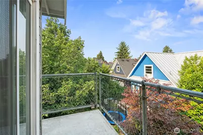 1912 E Union Street, Seattle, WA 98122 - Photo 16