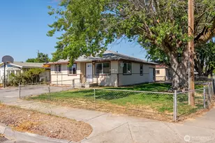 2104 W Spruce St, Moses Lake, WA 98837 - Photo 2