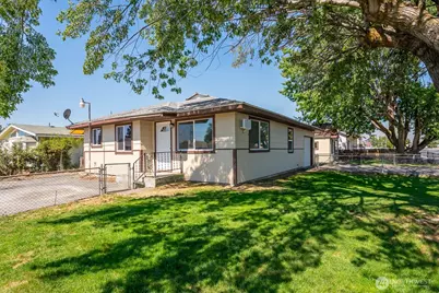 2104 W Spruce Street, Moses Lake, WA 98837 - Photo 1