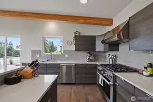 9007 Sand Point Way NE, Seattle, WA 98115 - Photo 24