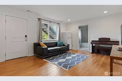 9007 Sand Point Way NE, Seattle, WA 98115 - Photo 16