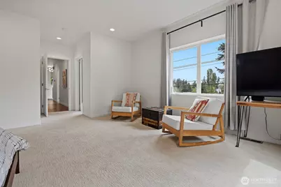 9007 Sand Point Way NE, Seattle, WA 98115 - Photo 12