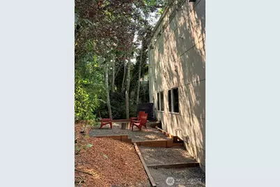 9007 Sand Point Way NE, Seattle, WA 98115 - Photo 32