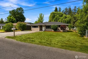 1008 13th St SW, Puyallup, WA 98371 - Photo 2