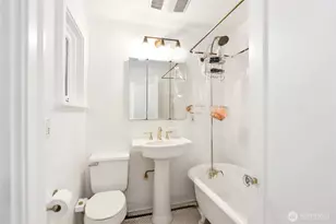 214 13th Ave E, Seattle, WA 98102 - Photo 18