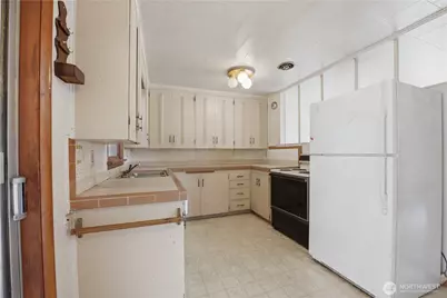 1919 S 15th Street, Mount Vernon, WA 98274 - Photo 8