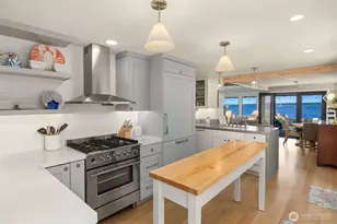 15670 NE Point Monroe Dr, Bainbridge Island, WA 98110 - Photo 10