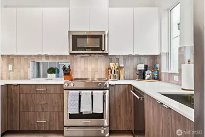 3410 15th Avenue W #B, Seattle, WA 98119 - Photo 10