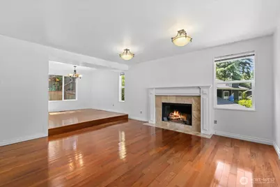 9121 NE 143rd Place, Kirkland, WA 98034 - Photo 4