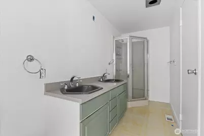 9121 NE 143rd Place, Kirkland, WA 98034 - Photo 22