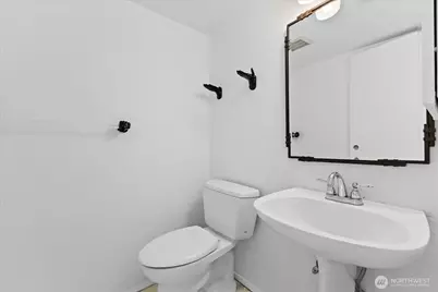 9121 NE 143rd Place, Kirkland, WA 98034 - Photo 16