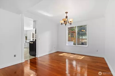 9121 NE 143rd Place, Kirkland, WA 98034 - Photo 6