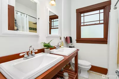 4329 5th Avenue NE, Seattle, WA 98105 - Photo 16