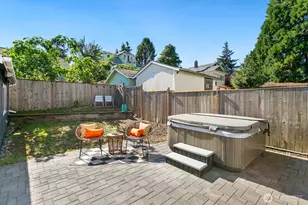 4329 5th Ave NE, Seattle, WA 98105 - Photo 4