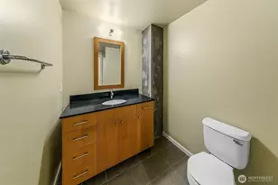 81 Clay St, Seattle, WA 98121 - Photo 12