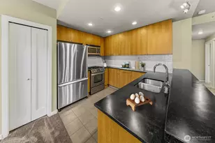 81 Clay St, Seattle, WA 98121 - Photo 4