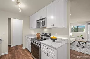 750 N 143rd St, Seattle, WA 98133 - Photo 10