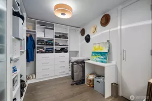 588 Bell St, Seattle, WA 98121 - Photo 6