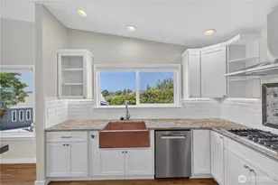 4808 Glasgow Way, Anacortes, WA 98221 - Photo 2