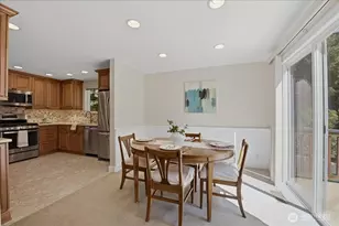 19310 37th Ave NE, Lake Forest Park, WA 98155 - Photo 10