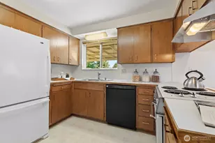 9113 Baring Way, Everett, WA 98208 - Photo 16