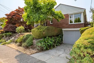 8327 24th Ave NW, Seattle, WA 98117 - Photo 32
