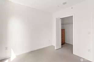 81 Clay St, Seattle, WA 98121 - Photo 14