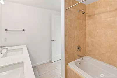 81 Clay Street #430, Seattle, WA 98121 - Photo 20